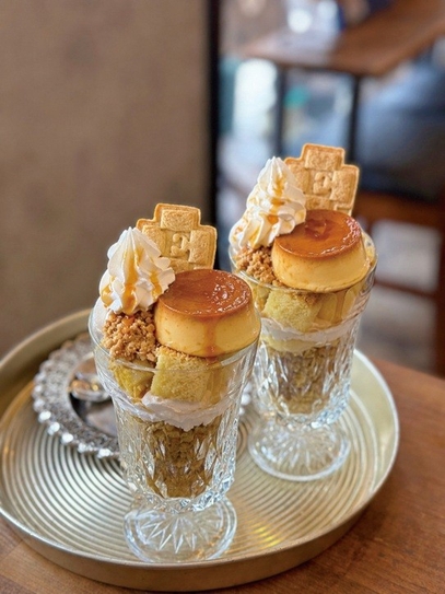 ［自家製プリンの生シフォンパフェ］ 1個　1,581円（税込）