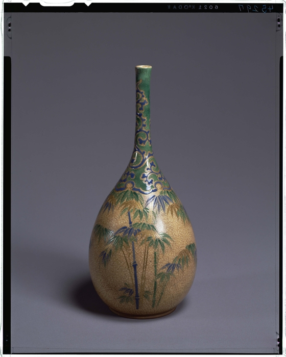 10. 色絵竹図徳利