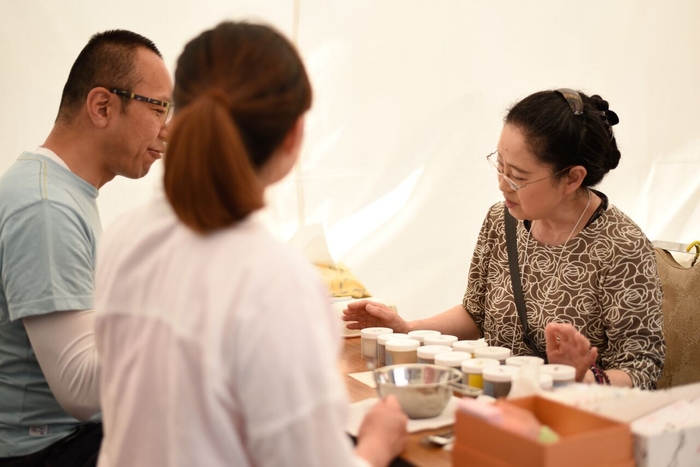 創香家 今井麻美子の文香づくり／塗香づくり