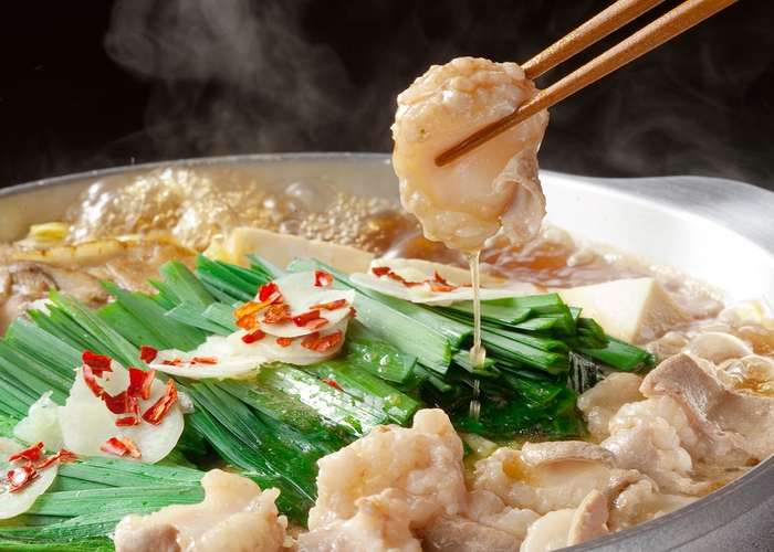 看板メニュー「博多もつ鍋 あごだし醤油味」(イメージ)