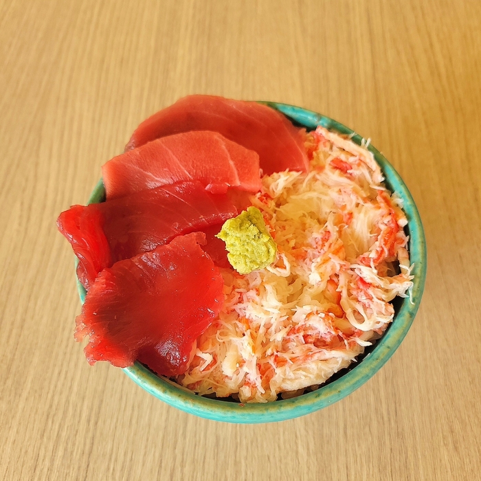 カニまぐろ紅白丼