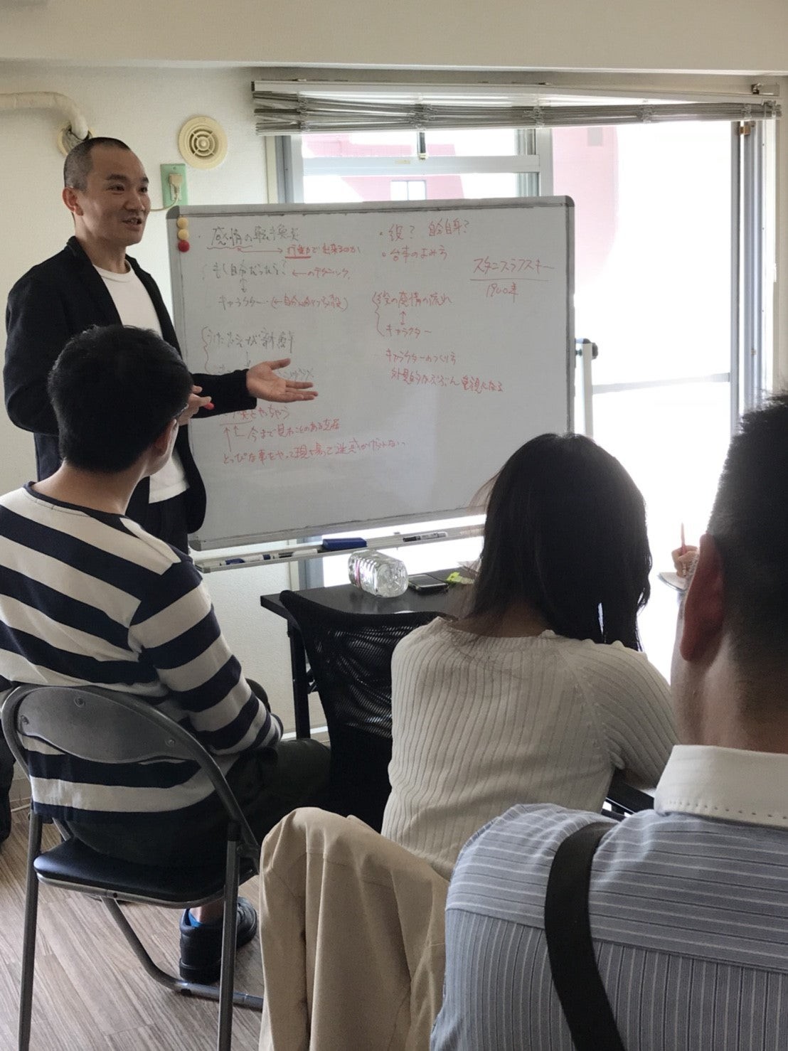 「1年は決められなくても、10回なら始められる。」
Prayers Studio、演技の“行動”と“感情”を学ぶ全10回の基礎ワークショップ2講座を開講