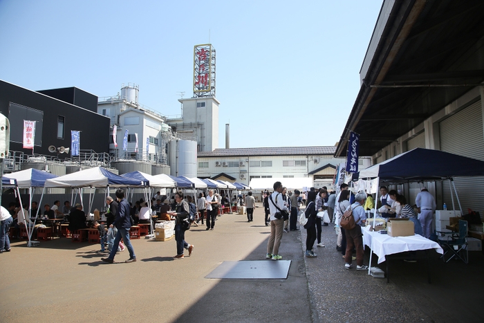 吉乃川構内では飲食で愉しむ