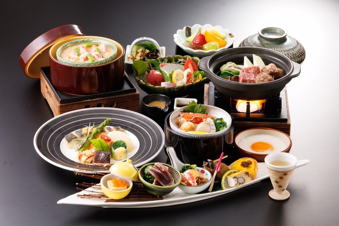 日本海の海の幸や鳥取和牛など地の物を愉しむ<お食事>