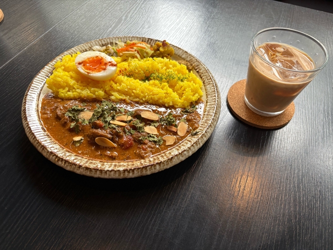 牛すじナッツ&ナッツカレーとチャイ