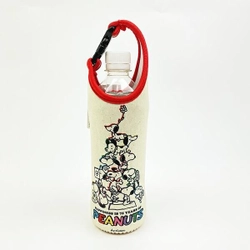 スヌーピー７５周年の記念デザインがうれしいペットボトルカバー。