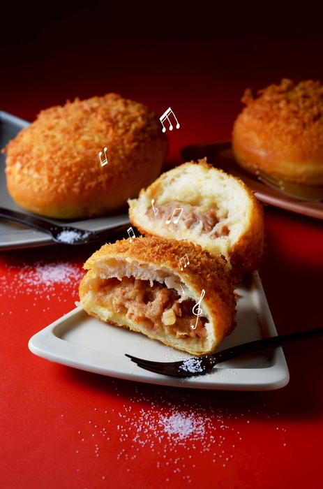 【塩豚まん】ジューシー豚肉を塩味でさっぱりと。食べ応え満点！税抜399円税込430円