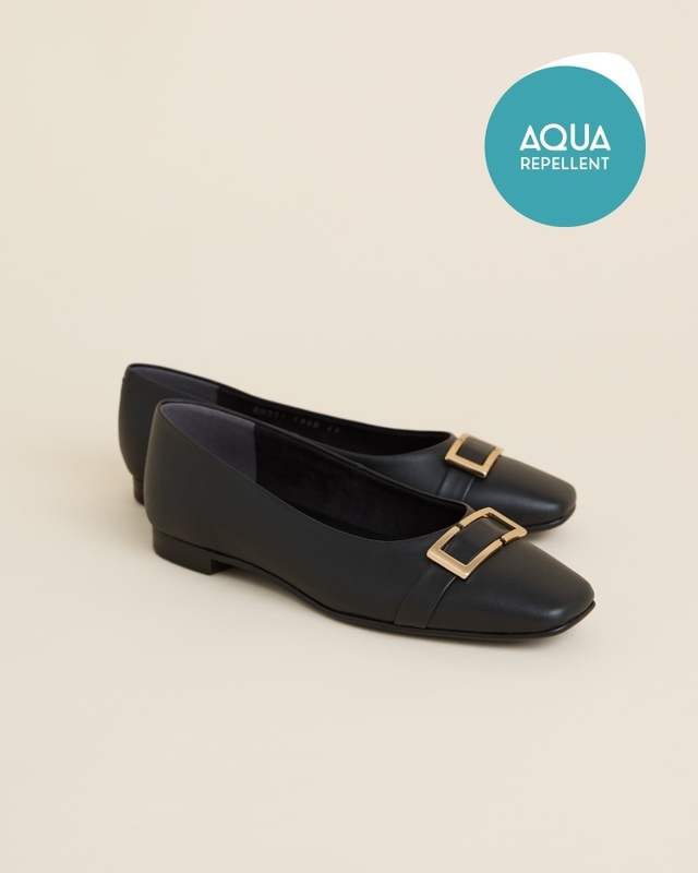 晴れでも雨でも迷わない一足　F90R BJ ￥22,000(税込)