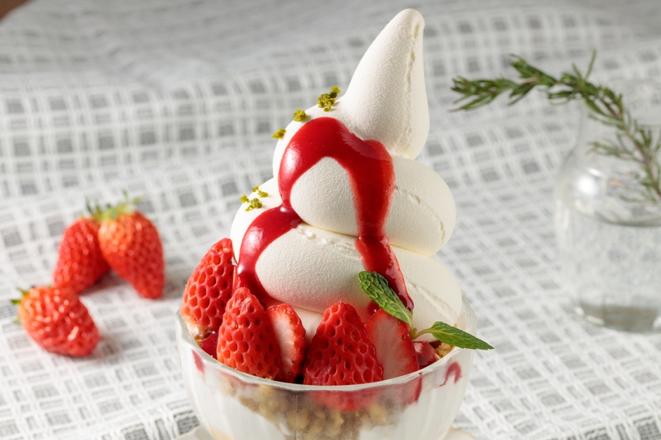 「たまご屋さんの贅沢パフェ」1,100円(税込)