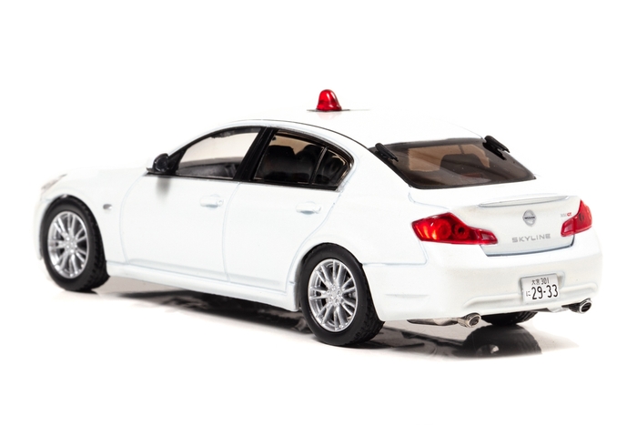 スカイライン埼玉県警察 覆面:左後