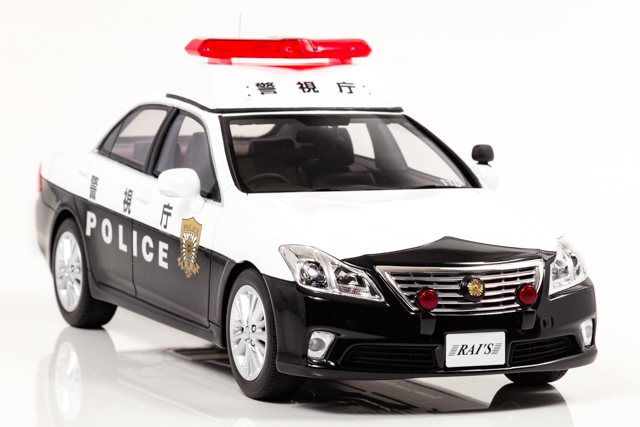 1/18 トヨタ クラウン 2011 警視庁地域部自動車警ら隊車両:右前