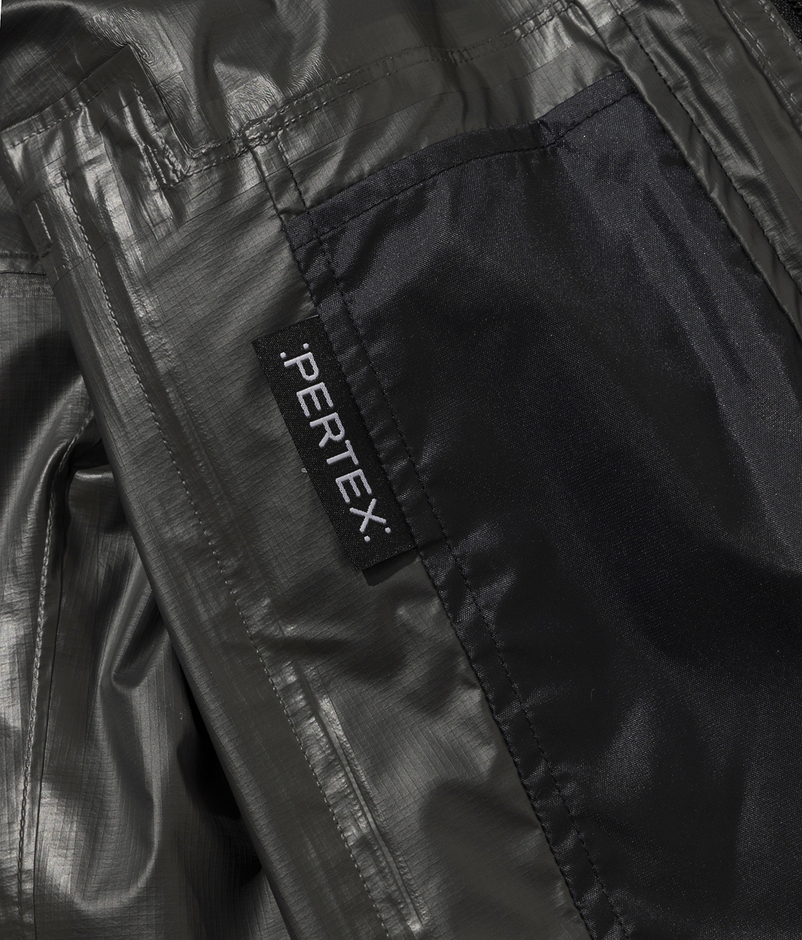 リサイクルナイロンを使用したPERTEX(R)SHIELDPROのミニリップストップ素材。