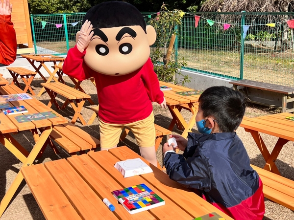 ▲クラフト体験中に、しんちゃんが会いに来てくれるかも！？