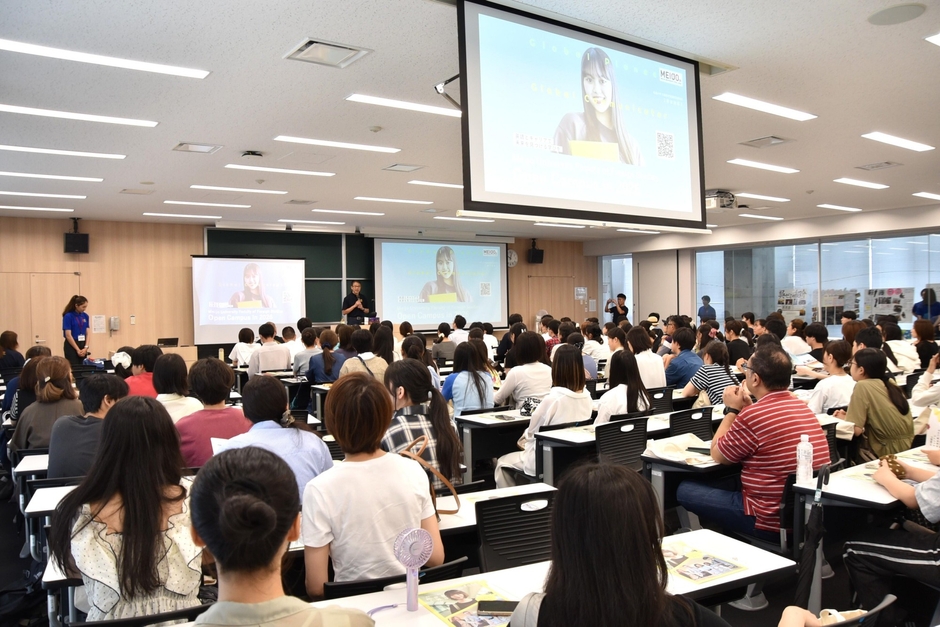 外国語学部の学部学科紹介