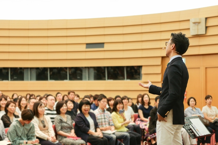 お客様を巻き込み変化のきっかけを渡す講演会