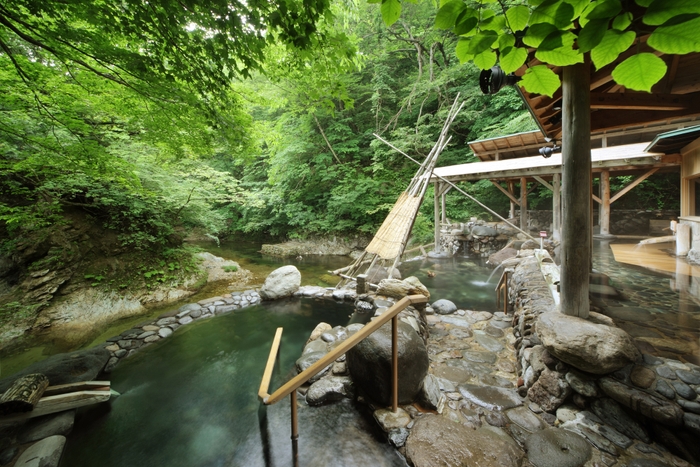 ゆづくしSalon一の坊｜清流と静かな里山に囲まれた、広瀬川源流露天風呂