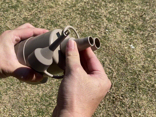 エアー枕を膨らます