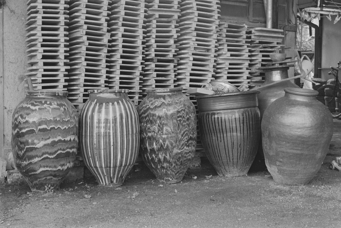 (3)Decorated tea-leaf storage jars, for display in shop fronts of stores selling tea. Nagano. Meiji era. Photograph by Louise Alison Cort, 1976