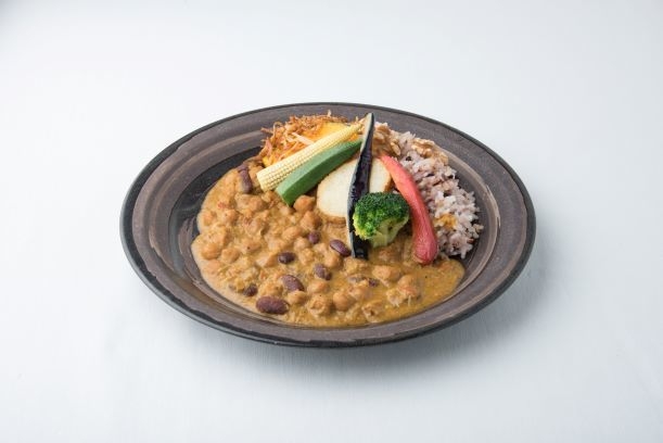 創作部門金賞「くるみベジタブルカレー8種野菜と十六穀米ご飯」