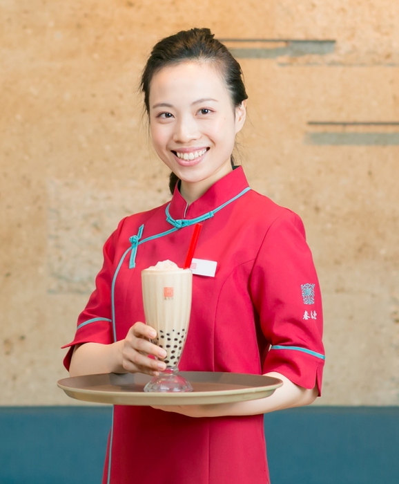 春水堂 女性新制服 タピオカミルクティー