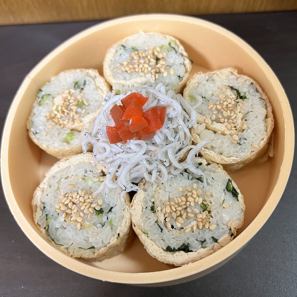 福寿家のしらす伊奈利ロール　1セット6個入り980円（税込）