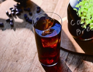 【ローソン】高まる“スペシャルティコーヒー需要”に対応！
注目品種「パカマラ」を使った8時間抽出の水出しコーヒー発売
