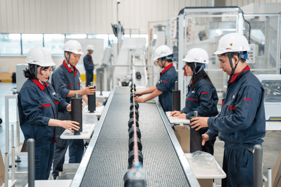 年間約4,000万平方メートルの粘着テープを生産する