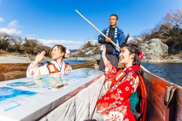 埼玉県の観光地・長瀞の冬の風物詩　 秩父鉄道「ぽかぽかこたつ舟」元日から冬季限定運航　 こたつを載せた和船で暖を取りながら風光明媚な渓谷美を満喫