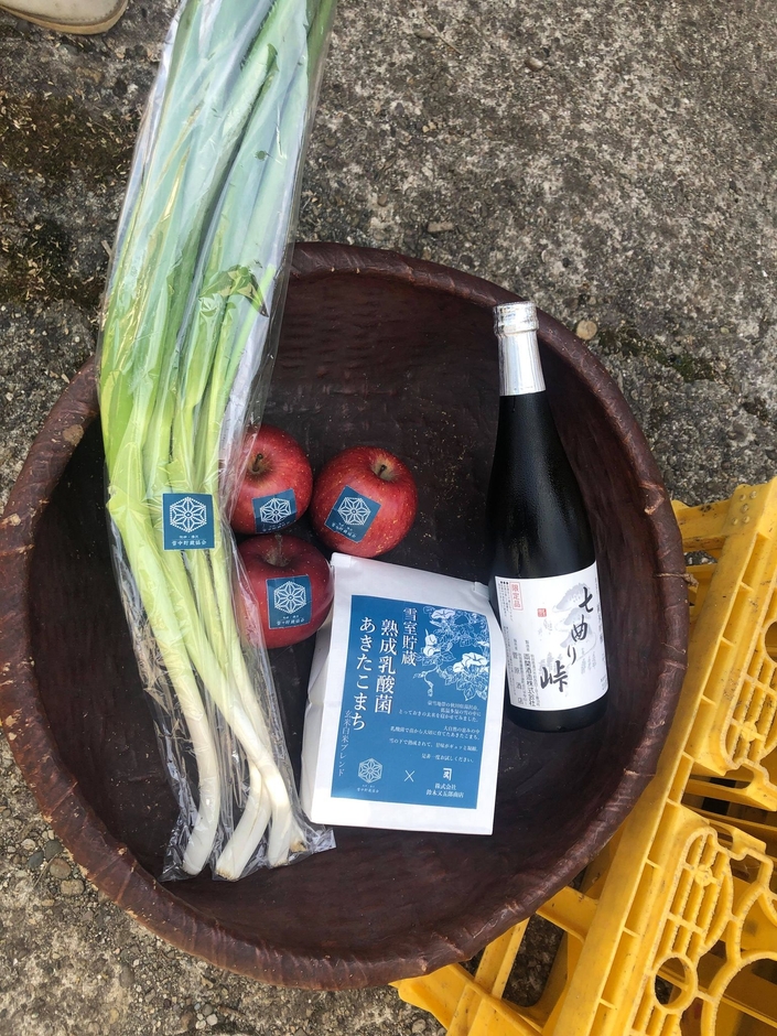 「ゆざわBOX」の中身一例　清酒