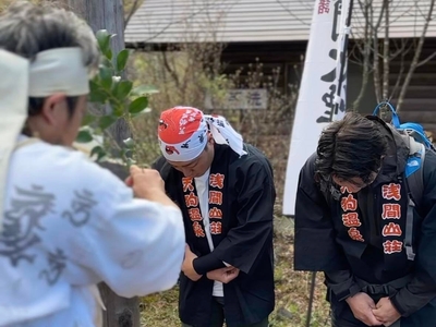 浅間山開き神事の様子