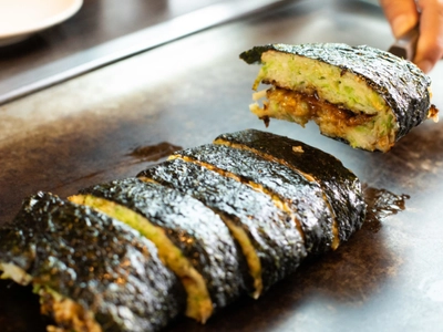 スタジアムでお好み焼を楽しむ新文化！岡山発「一休焼」がスタジアムフードへ進化