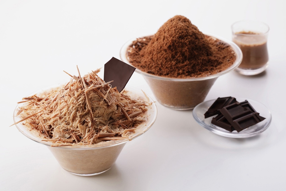 チョコを削る!チョコをかける!新感覚のチョコレートかき氷。