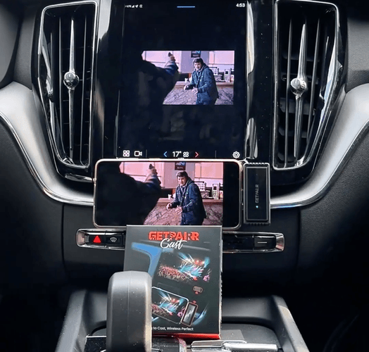 スマホ画面を車載ディスプレイで見やすく共有