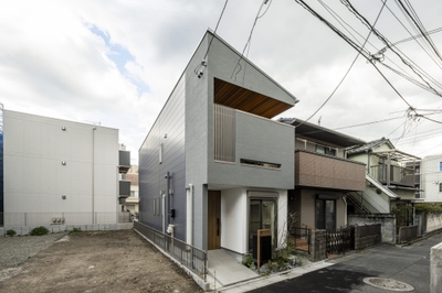 【東京都大田区|17坪】吹き抜けがつなぐ2階建てのバリアフリー住宅の画像