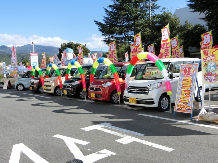 お車のタイプごとオールメーカーの軽自動車を展示しております！(2)