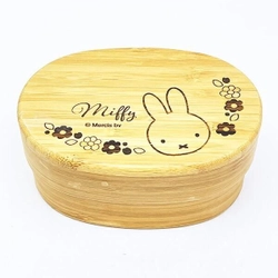 ミッフィーと一緒にランチを。愛らしいミッフィーのデザインがされたお弁当箱や保冷バッグです。