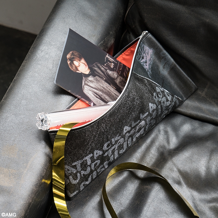 B賞:グラフィックアートポーチ TAKAHIRO NISHIJIMA(2)