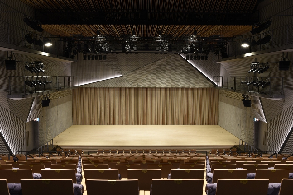 会場：西神中央ホール