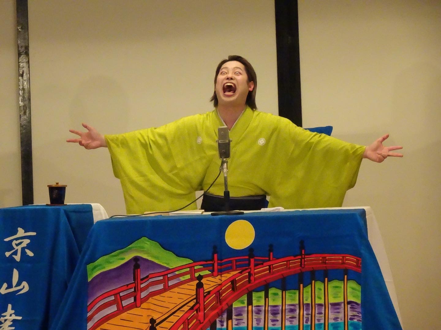 町田康原作の浪曲「パンク侍、斬られて候」公演中