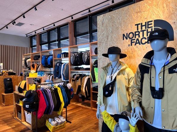 豊富なアウトドア商品を取り揃えたショップ