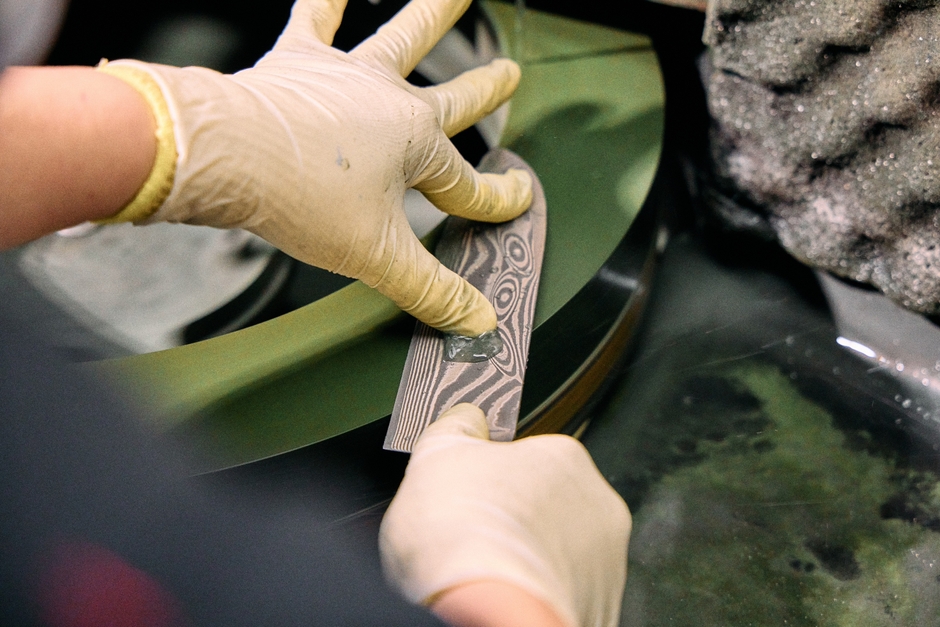 滑らかな切れ味を与える『水研』