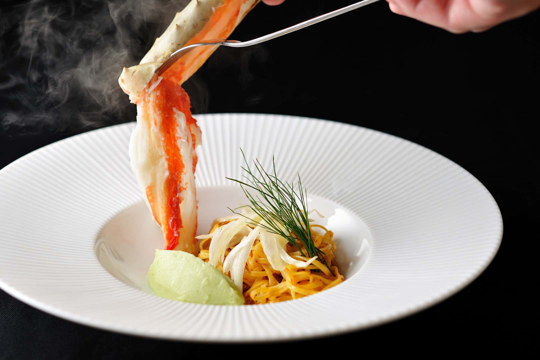 【リゾナーレトマム】メインダイニング「OTTO SETTE TOMAMU」、エゾ鹿肉やカニなどふんだんに使用した秋限定のディナーコースを提供開始|期間:2022年9月1日~2022年10月31日