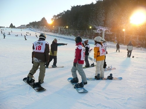 BURTONスノーボードスクールの様子