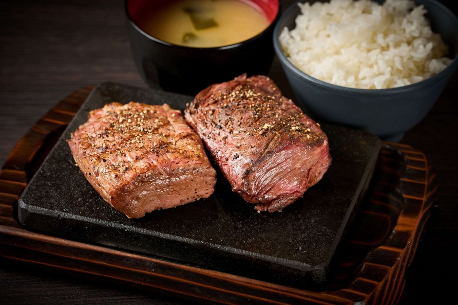 飽喰亭ステーキ×ハラミステーキ