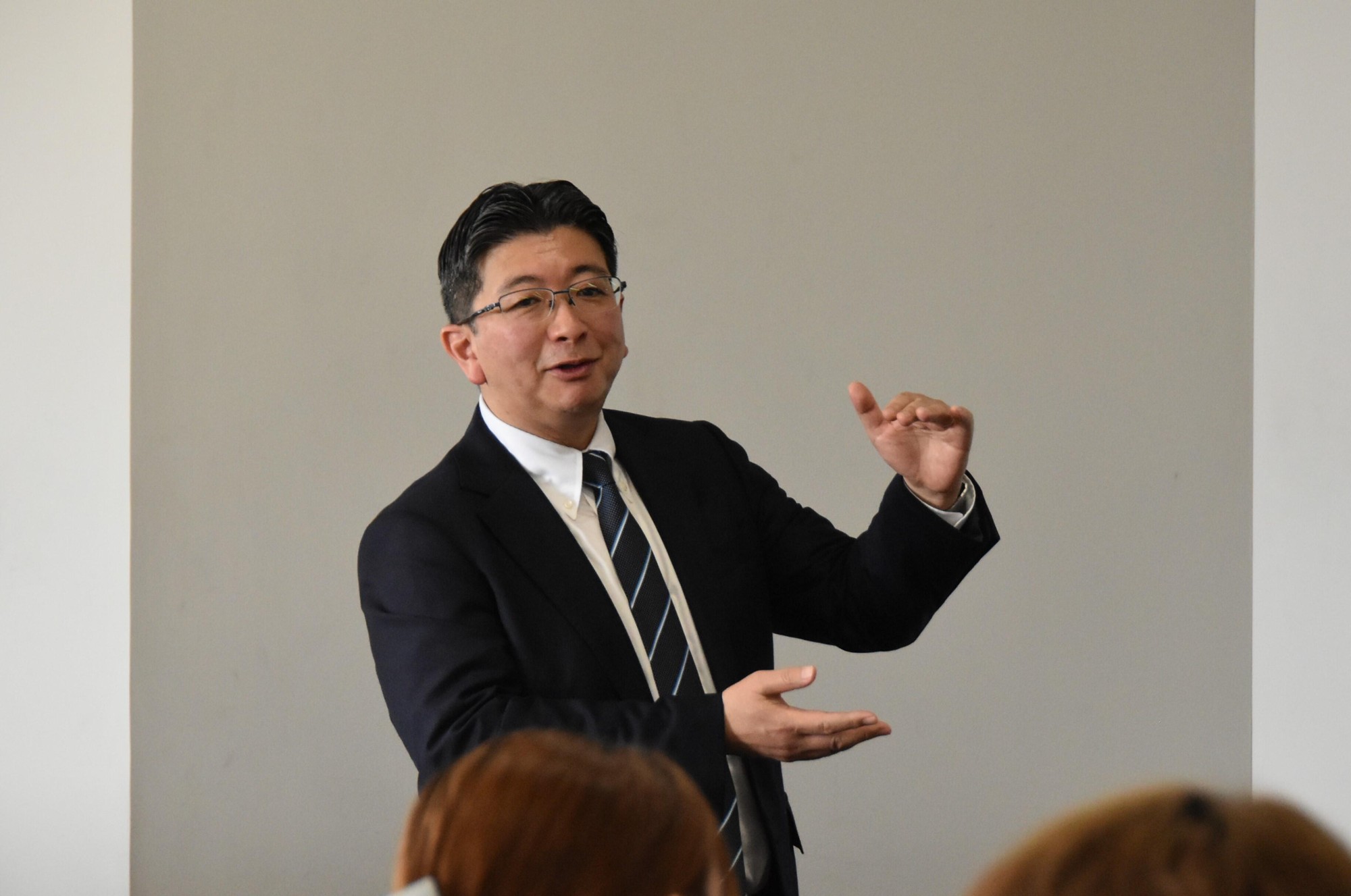 【名城大学】経営学部の山岡ゼミがH.U.グループホールディングス取締役の北村氏を招いた特別講義を実施