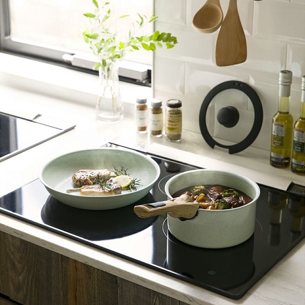 ククナ ヒスイ&ダイヤモンド着脱鍋