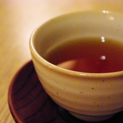 茶葉を焙煎することで、ほうじ茶ならではの香ばしい香り成分が強くなります。