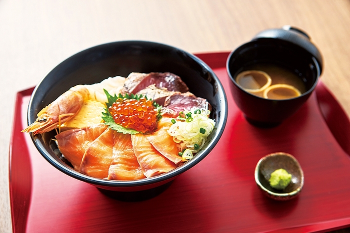 美楽亭の海鮮丼