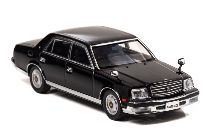 センチュリー黒：右前