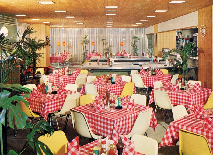 トップス1号店の店内